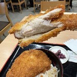 秩父わらじかつ亭 - わらじかつ丼　かつの肉