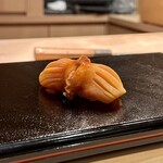 すし 良月 - 赤貝のにぎり