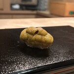 すし 良月 - 赤ウニのにぎり