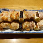 川万 - 焼き鳥（シオ）880円、一人一皿必食メニュー、本当に美味しい！