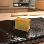 すし 良月 - ホタテのすり身入り玉子