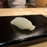 すし 良月 - 神経〆のアオリイカのにぎり