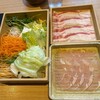 しゃぶしゃぶ温野菜 - 初回のセット　三元豚バラ肉とロース、お野菜