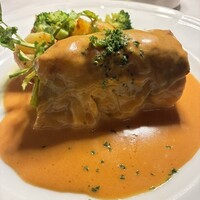 スンガリー 新宿東口本店 - ロールキャベツ。ソースが美味しくてパンが欲しくなるけど、コース最後の一皿だったのでお腹いっぱい