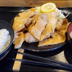 豚菜 - しょうが焼き定食(ごはん中盛り)