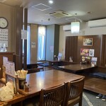 手打ちそば 信濃路 - お座敷テーブル席カウンター席と店のキャパは結構ある模様。