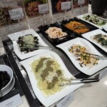 アートホテル - 数々のサラダ