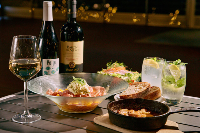 座席 : Trattoria&Pizzeria LOGIC お台場 （ロジック） - お台場海浜