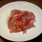 Nubia - イチゴと生ハムブラータチーズ