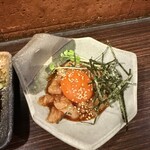 炭火焼鳥 喜鳥家 - 鳥ユッケ　辛口