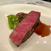 ソプラノ - ◉ 松阪牛イチボのロースト と赤ワインソース
                    　☘️このお値段で、松阪牛を頂いても宜しいの
                    　　でしょうか⁉️お得感✨満載！
                    　　サイズも大きかったので、驚きました！