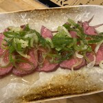 きはち屋 - 牛タン刺身。激うま