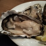 真狩村金丸農園直営 野菜居酒屋ルンゴカーニバル - 厚岸の生牡蠣 なんと百円