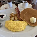 ロイヤルホスト 戸坂店 - 2種のチーズオムレツモーニング