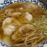 支那そば月や - 支那そば　700円・トッピング海老ワンタン　200円