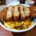 とんかつは飲み物。 - たまごソースかつ丼（大盛）1,050円（惣菜３種類まで無料、ご飯大盛無料）