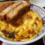 とんかつは飲み物。 - たまごソースかつ丼（大盛）1,050円（惣菜３種類まで無料、ご飯大盛無料）