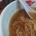 熊八 中華そば - アク？味に影響なし