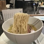 Ramen 翡翠 - 麺リフト