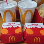 マクドナルド - 料理写真:シェイク、スパイシーナゲット、ポテト