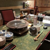 しゃぶしゃぶ･焼肉 嵯峨野 - キチンとセッティングされています！