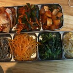 韓国料理ポチャ クァンジャン市場 - キムチとナムル