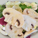 青 AO - マッシュルームのサラダ