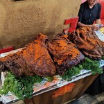 中国茶房８ - 5、鹿の丸ごと焼き（40kgの鹿さんだとか）