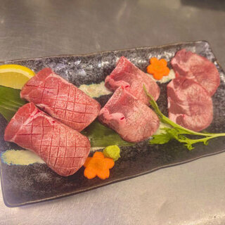 人気のメニューを食べ比べ♪「タン3種盛り合わせ」