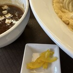 めん処 きよ洲 - 味変用の柚子皮がいい仕事してます！