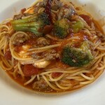 ジョリーパスタ - 料理写真:イタリアンソーセージとフレッシュモッツァレラの辛口トマトソース