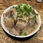 我と俺 - 豚ラーメン小 1350円（ヤサイ多め）