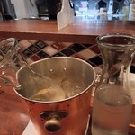 ワインバー マイアーレ - デキャンタでもWineクーラー