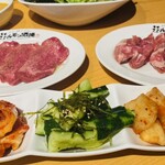 大衆炭火焼肉ジンギスカン ホルモン酒場 風土. - 