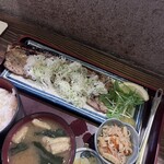 炭火焼専門食処 白銀屋 - 