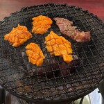 本とさや - ■上ミノ　タレ￥1,540：噛むたびに旨味がじわじわと広がり、ミノ特有の「噛みごたえ」がクセになる。