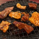 本とさや - ■スタミナ焼　タレ￥1,650：香ばしく焼き上げることで、ニンニクの風味が立ち、ビールとの相性が抜群。価格以上の満足感。