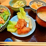 季節料理 山田屋 - 表面カリッと、中はふんわりの"から揚げ"。