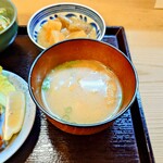 季節料理 山田屋 - 出汁が効いた、旨い"味噌汁"。