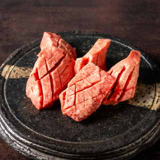 【生だからこその旨さ】一度も冷凍されていない『生タン』