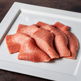 飛騨牛含む黒毛和牛！飼料、飼育方法まで熟知しての仕入れ