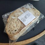 生瀬ヒュッテ - テイクアウトしたもの、フライパンかホットサンドの両面焼きのやつでやるのがオススメです！ピリ辛ミートソース◎