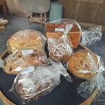 生瀬ヒュッテ - 山小屋パンセット、自分たちでカットしようとしたらカットしてくれたんです！