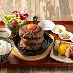 和牛近江牛ランチ 月とハンバーグ - 