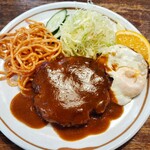 喫茶ロード - ハンバーグ、目玉焼き、ナポリタン、サラダがワンプレート♪