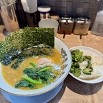 ラーメン 野良裏家 - 