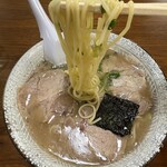 幸陽閣 - 麺は佐賀ラーメンの太さ