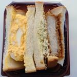 ローソン - 料理写真:令和7年6月 24時間営業
三元豚の厚切りカツ＆タマゴサンド 税込495円