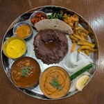 ボクラギョロクシー - ディドと豆カレーとチキンカレーのセット