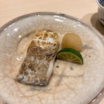 鮨 こう介 - 太刀魚の炭火焼き